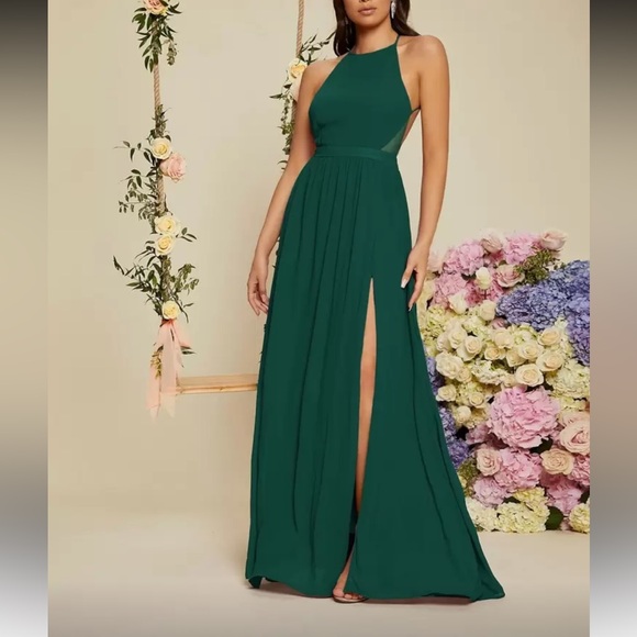 Elegant Green Halter Maxi Dress - Picture 2 of 7